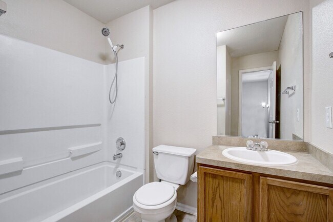 Building Photo - ***MOVE-IN SPECIAL: ONE WEEK FREE***3-Bedroom Townhouse with Open Floor Plan and Spacious Backyar...