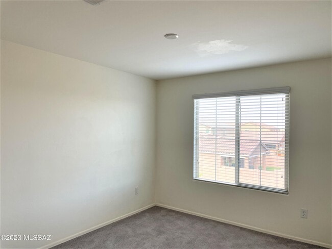 Building Photo - 9450 N Andrina Dr