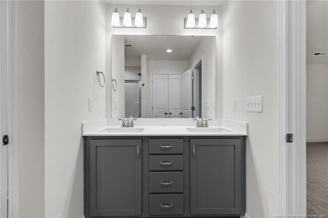 Building Photo - 173 London Dr