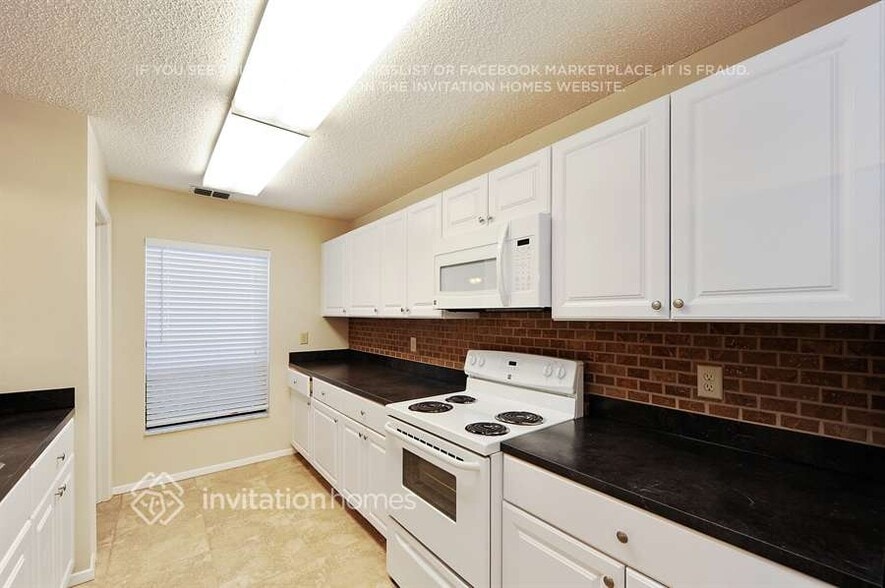 Building Photo - 1913 Coral Tree Ct