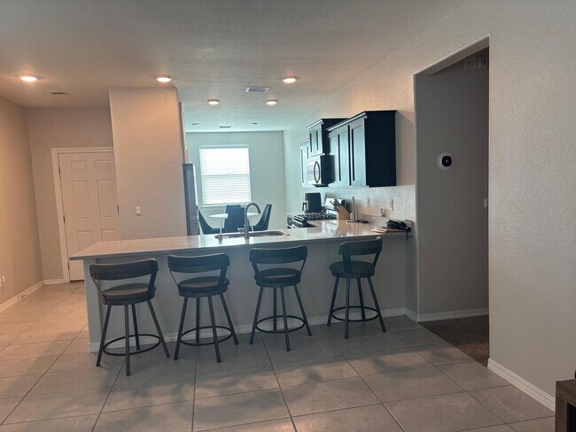 Building Photo - Beatiful Modern Single-Level Living!