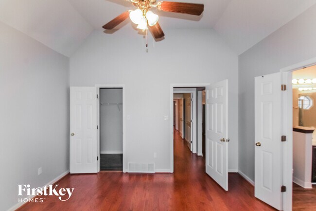 Building Photo - 8672 Eagle Dr