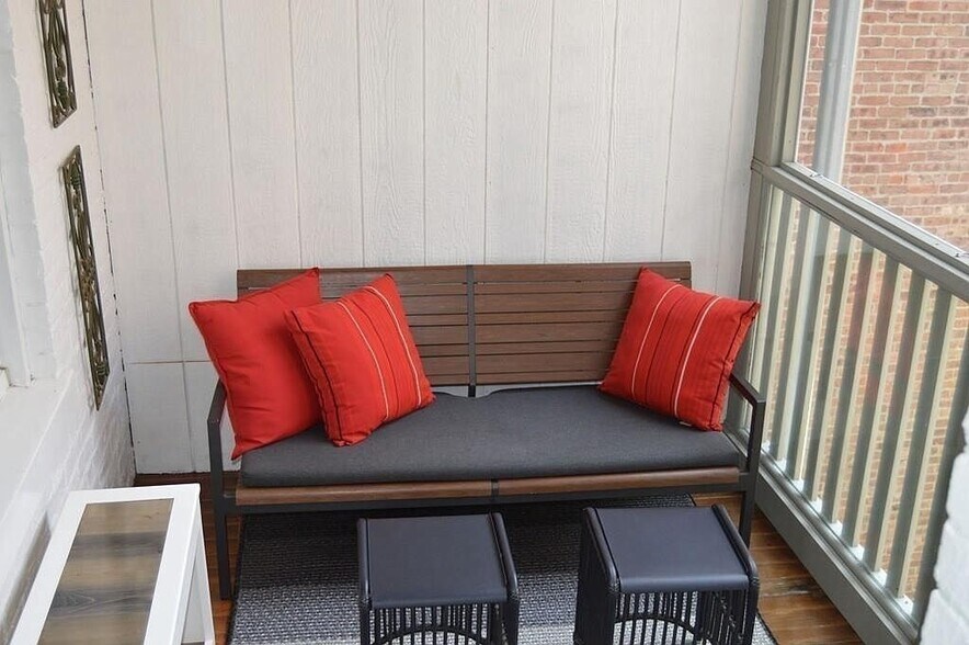 Building Photo - 33 Dwight St