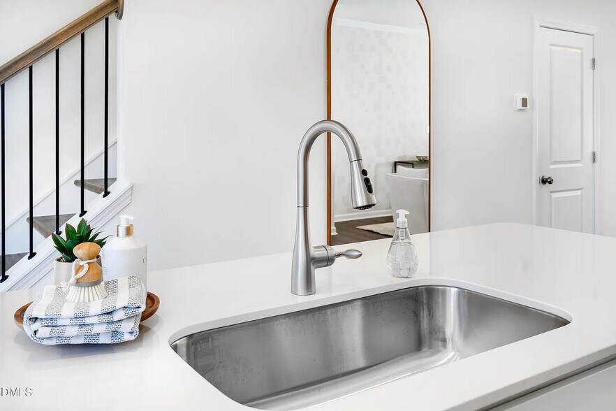 Building Photo - Room in Townhome on Crescent Townes Wy