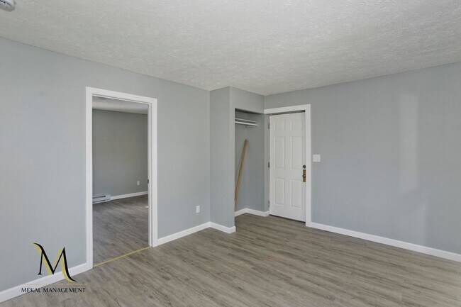 Building Photo - 129-131 Center Street