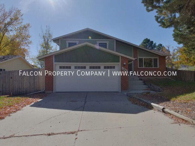 Primary Photo - Marvelous Home In Pinon Valley! - Availabl...