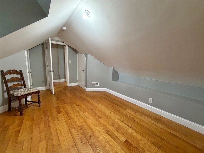 Building Photo - 786 Moody St