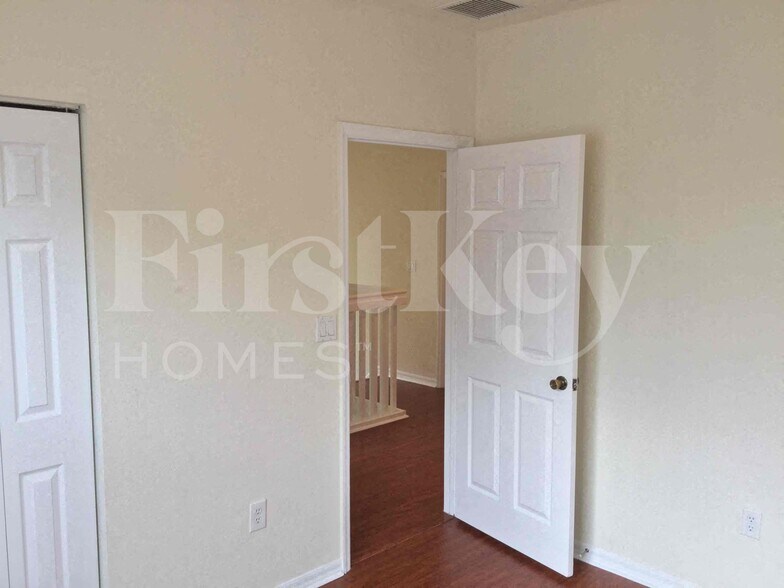 Building Photo - 1624 SE 20th Rd