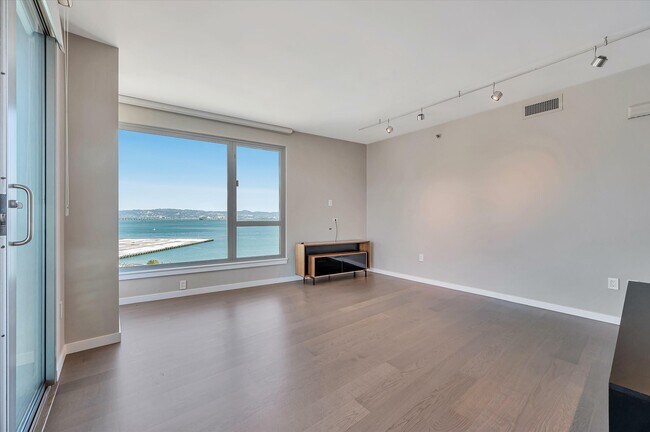 Building Photo - 219 Brannan St