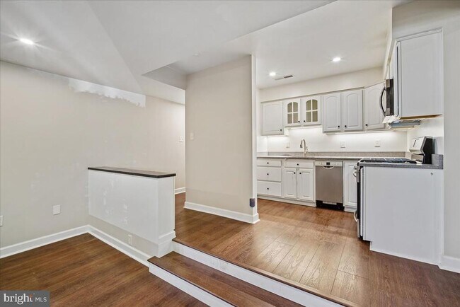 Building Photo - 9907 Blundon Dr