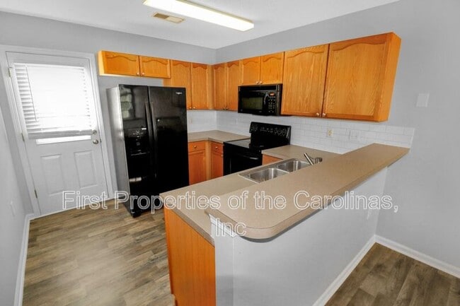 Building Photo - 309 Sampson St