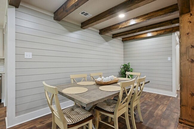 Building Photo - 5472 Andert Rd