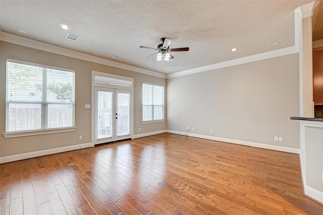 Building Photo - 5708 Petty St