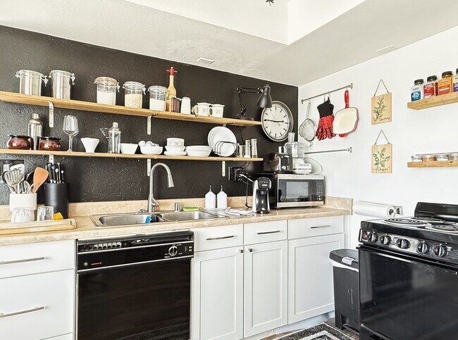 Building Photo - 64281 Spyglass Ave