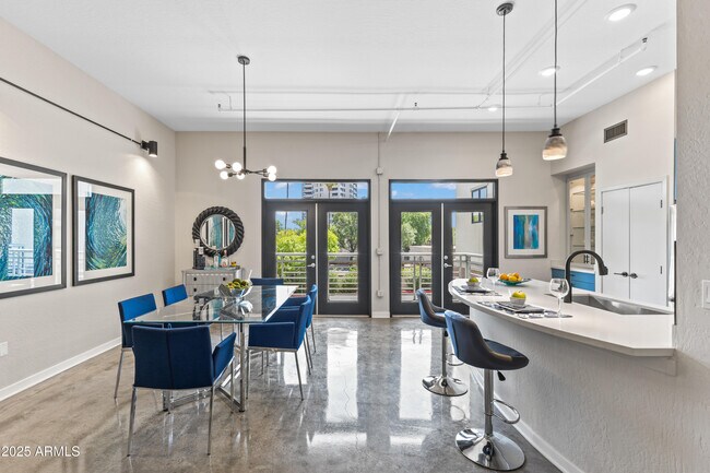 Building Photo - 914 E Osborn Rd