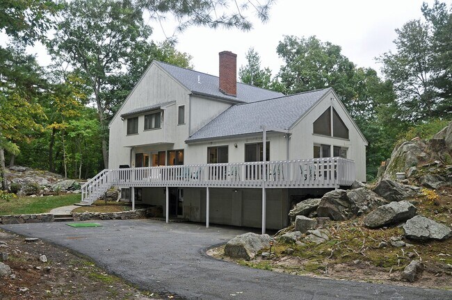Building Photo - 4 Crestview Ln