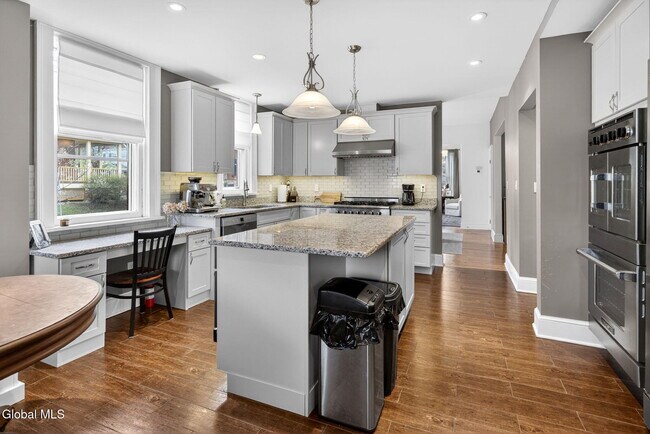 Building Photo - 194 Grand Ave