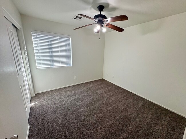 Building Photo - 7142 W Beverly Rd