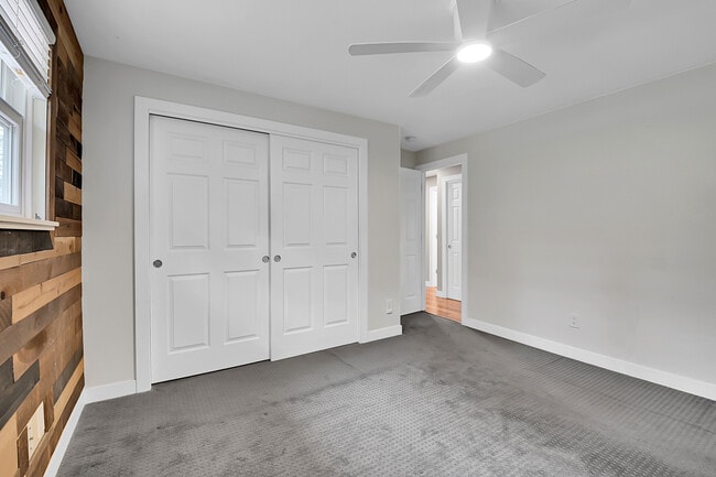 Building Photo - 5237 S Olive Rd