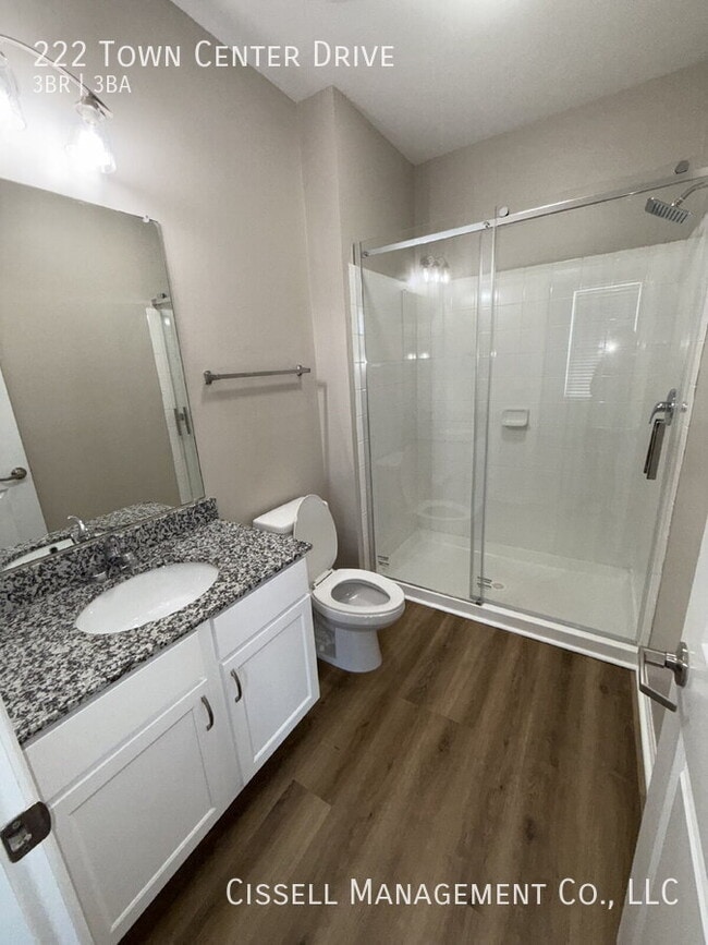 Building Photo - 222 Town Center Dr