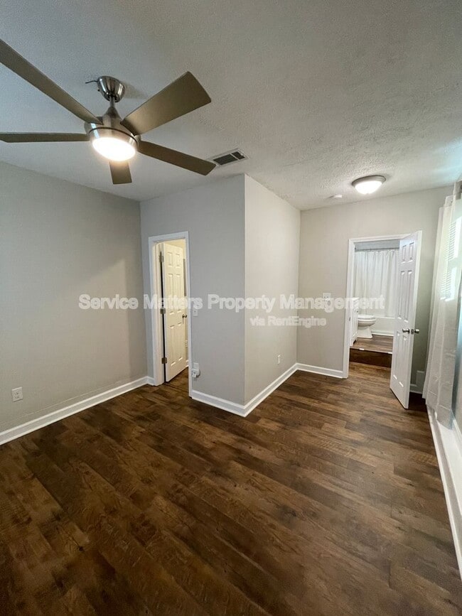 Building Photo - 5057 Pennington Ln