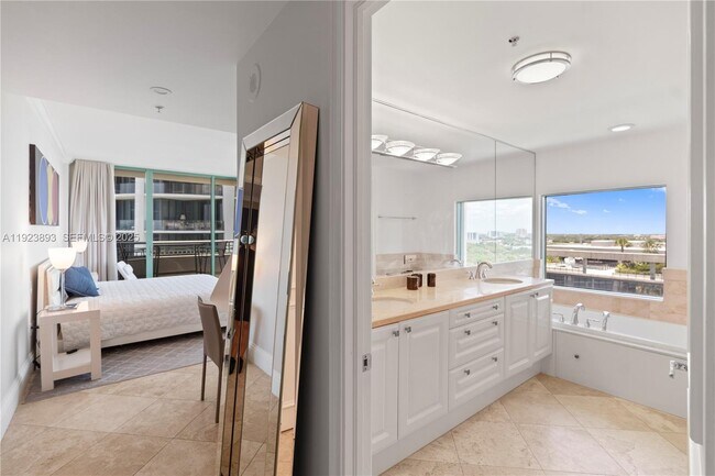 Building Photo - 3400 SW 27th Ave