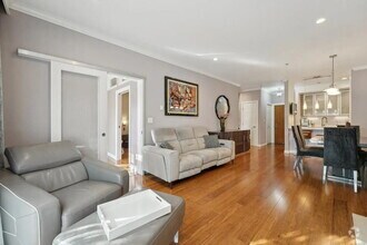 Building Photo - "Chic 1-Bed Oasis in San Mateo with Luxuri...