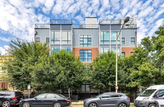 Building Photo - 340 Adams St NE