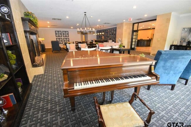 Building Photo - 2801 Wexford Dr