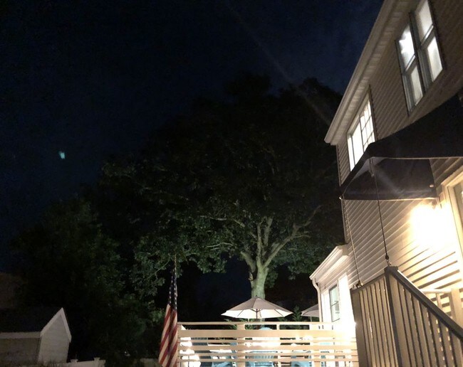 Building Photo - 30 Point Breeze Dr