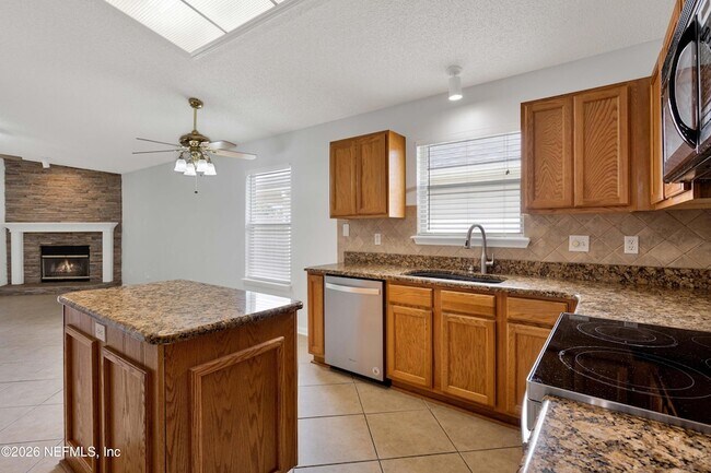 Building Photo - 1410 Runes Ct