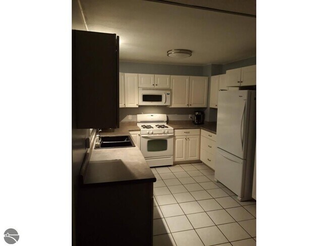 Building Photo - 3134 Horseshoe Dr