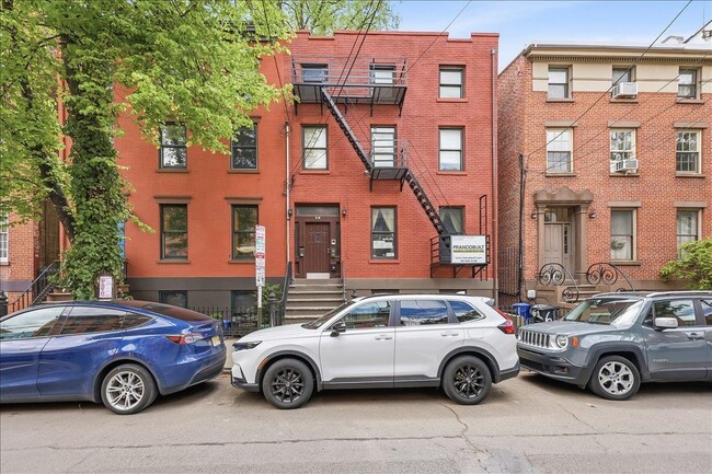 Building Photo - 59 Wayne St