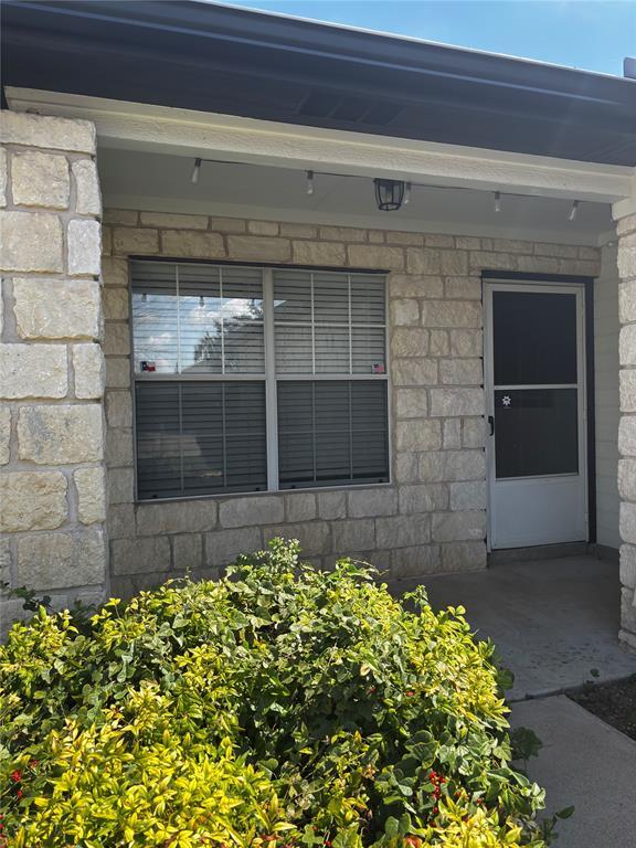 Building Photo - 503 Texas Ave
