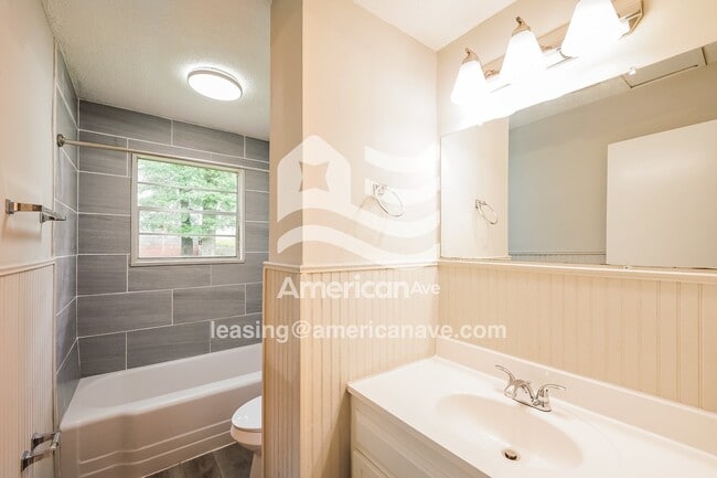 Building Photo - 2917 20th St N