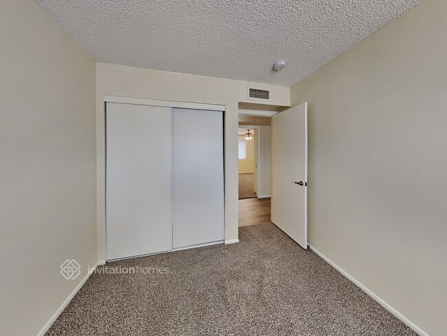 Building Photo - 4707 W Villa Maria Dr