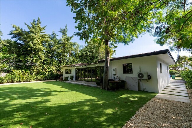 Building Photo - 3711 Battersea Rd