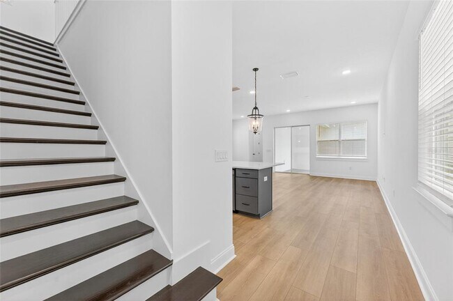 Building Photo - 15174 Field Daisy Dr