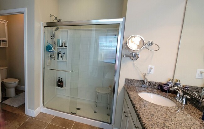 Building Photo - Lovely 3 Bedroom Home in Driftwood Estates!