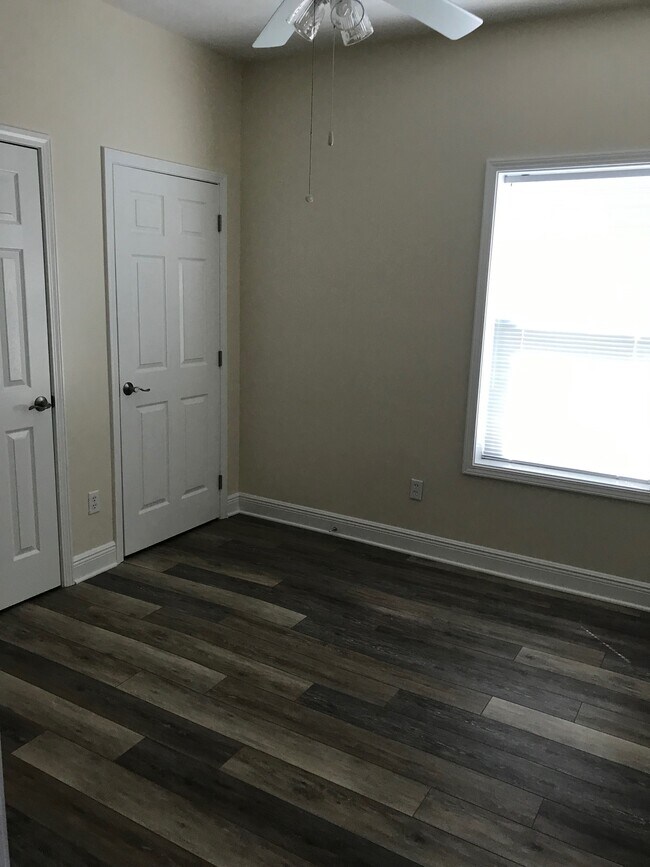 Building Photo - 322 St Francis St