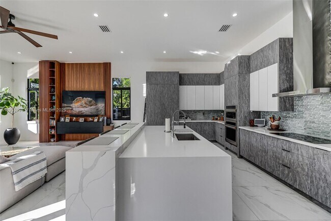 Building Photo - 250 NW 129th Ave