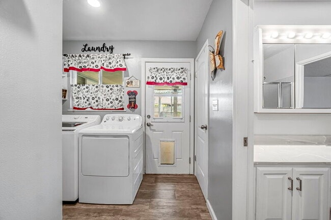 Building Photo - 6286 N 10th St