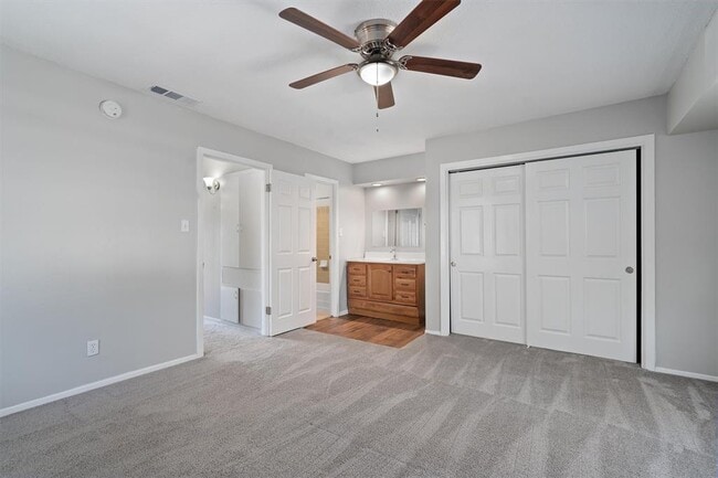 Building Photo - 5800 Belmoor Dr