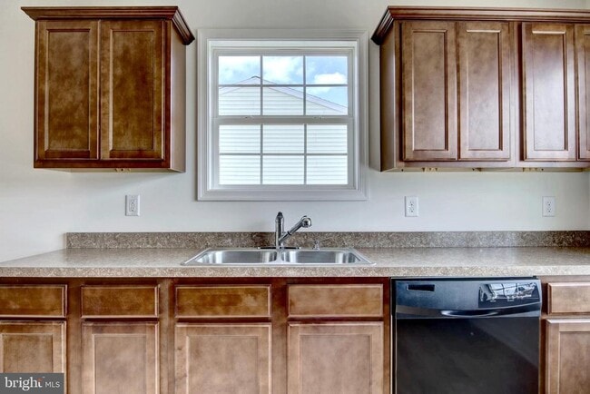 Building Photo - 88 Brookside Ave