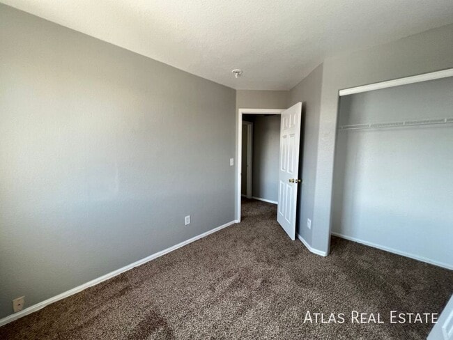 Building Photo - 4854 Crystal St