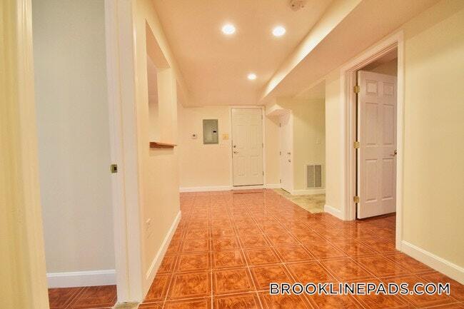 Building Photo - 73 Thatcher St