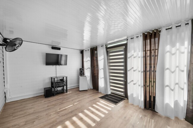 Building Photo - 11816 Cypress Hill Cir