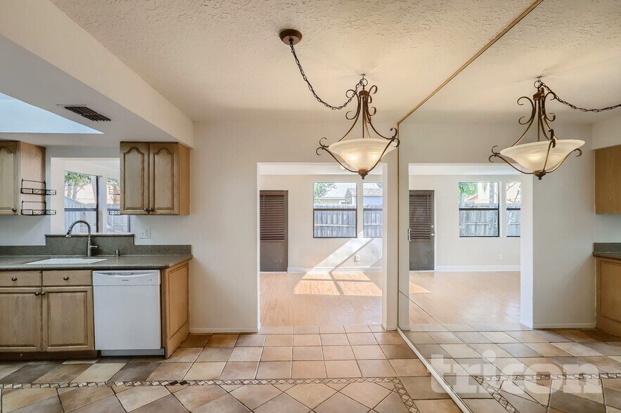 Building Photo - 2813 Whippet Ct