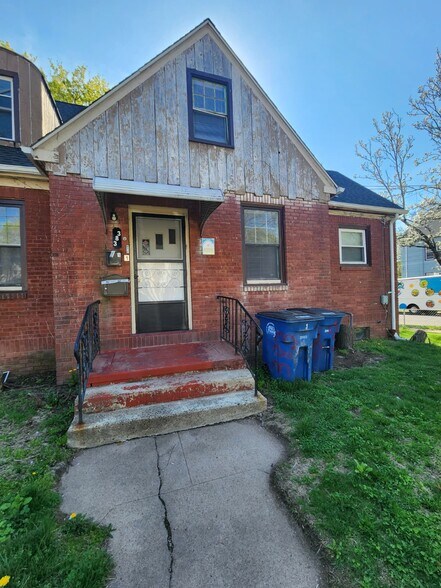 Building Photo - 383 Newhall St