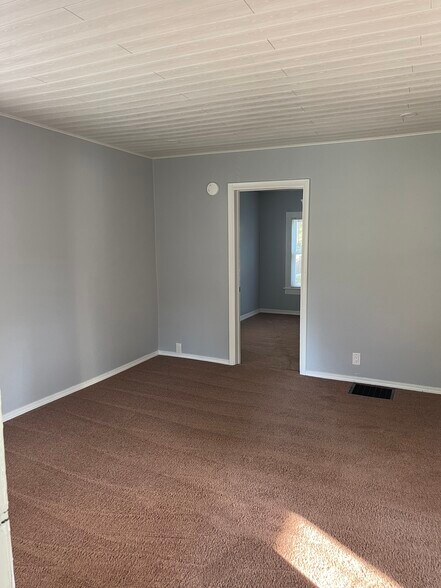 Living Room - 111 West Ave